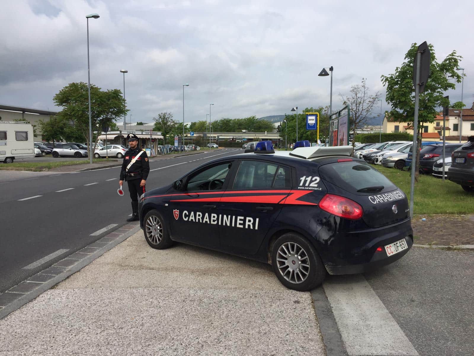 Tentano l’estorsione ma trovano i Carabinieri: due brasiliani in manette