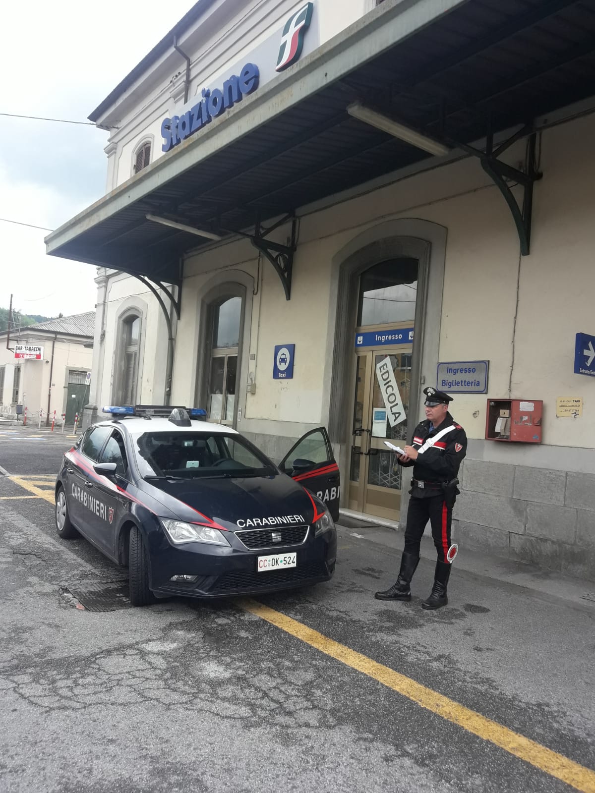 I carabinieri bloccano un rave party