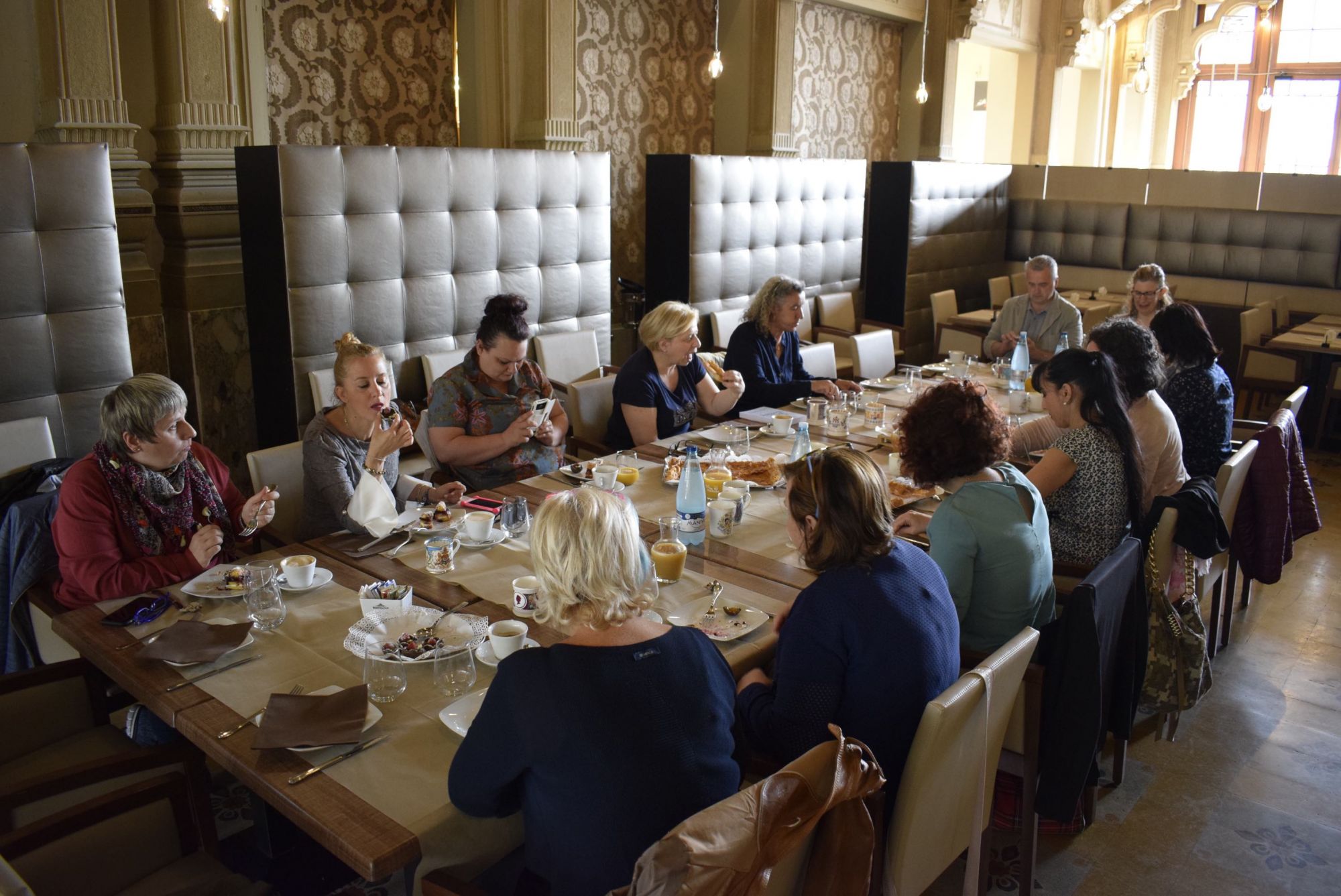 Blogger a confronto a Viareggio davanti ad una colazione ‘reale’