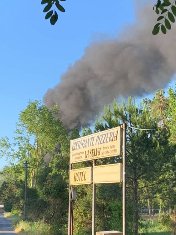 Due boati risvegliano Torre del Lago: esplosione al camping Bosco Verde