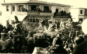 Carnevale di Viareggio 1949 Allegria express mascherata in gruppo di Giorgio Michetti 1° premio