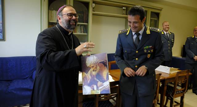 Il Vescovo Paolo in visita alle Fiamme Gialle di Lucca