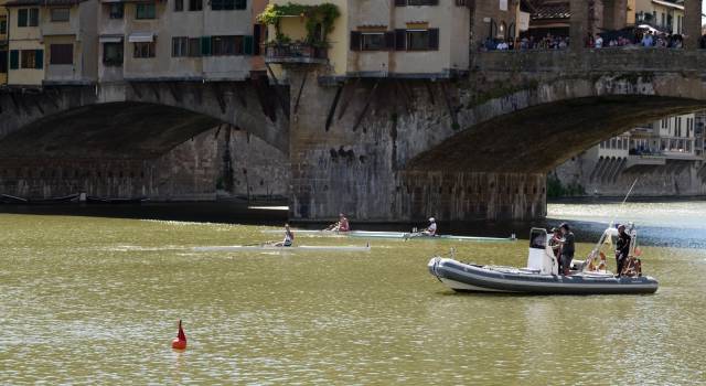 “250 mt Sprint in Arno #NOBULLISMO”, anche la GdF alla gara di canottaggio