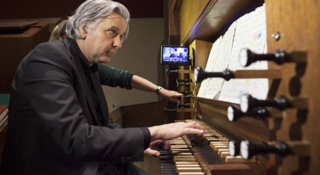 Musica, l&#8217;organista della Cattedrale di Brera suona al San Martino