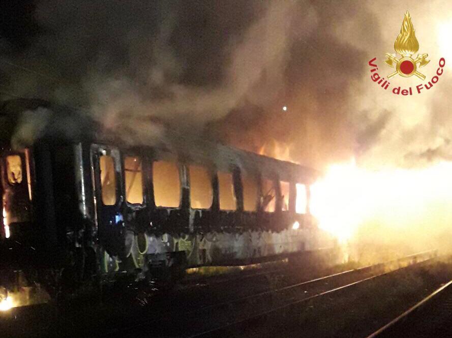 Treno a fuoco, non si esclude il dolo