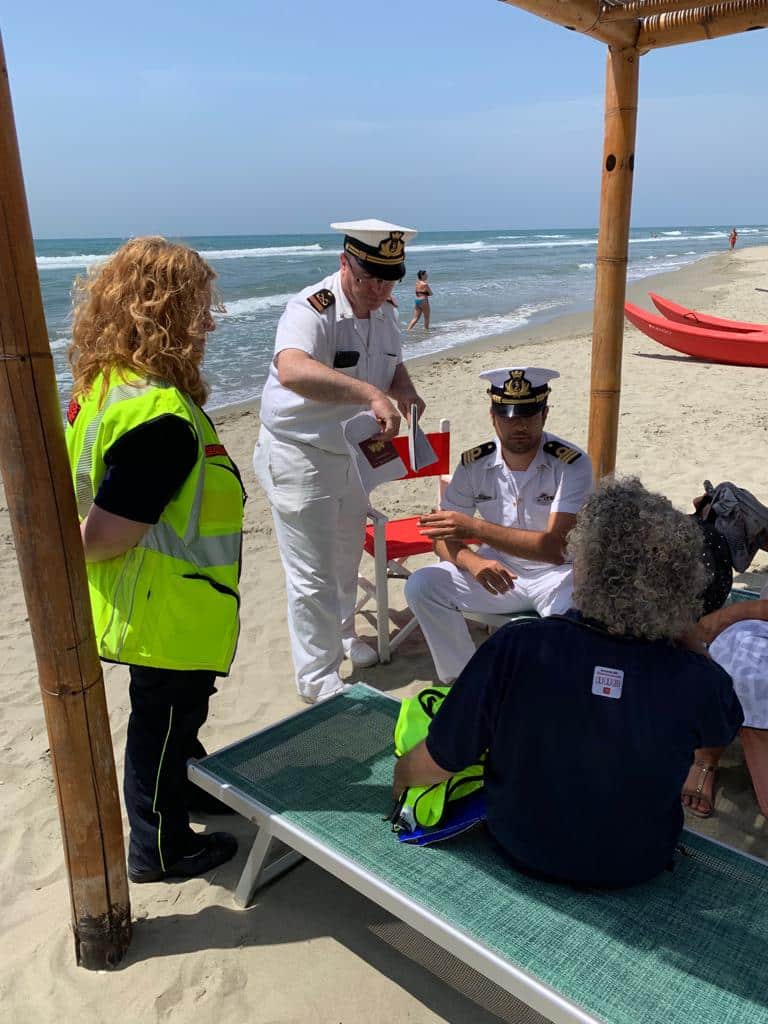 Turista olandese perde la vita in mare: la tragedia a Lido di Camaiore