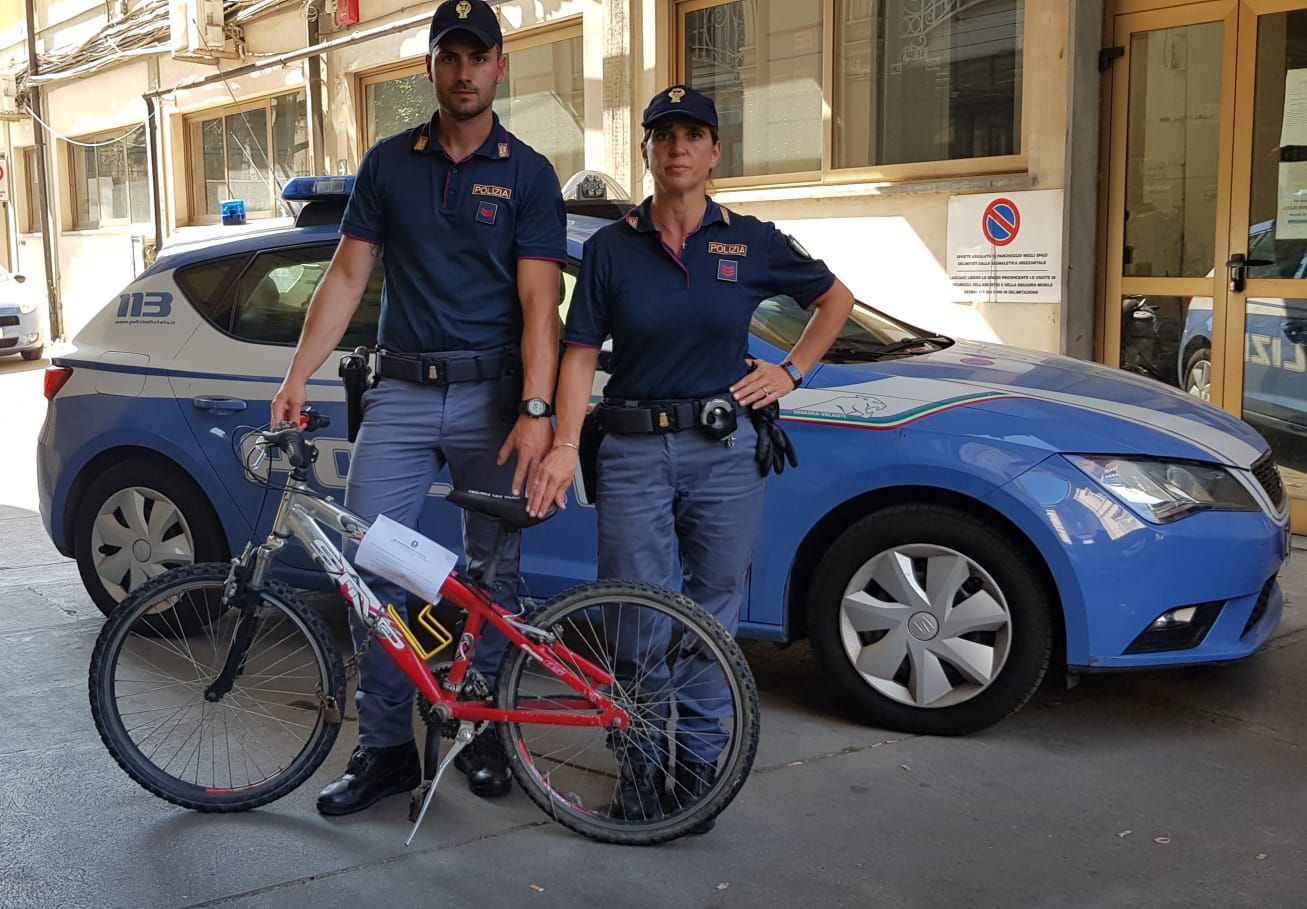 Arrestato ladro di biciclette: la due ruote è in questura