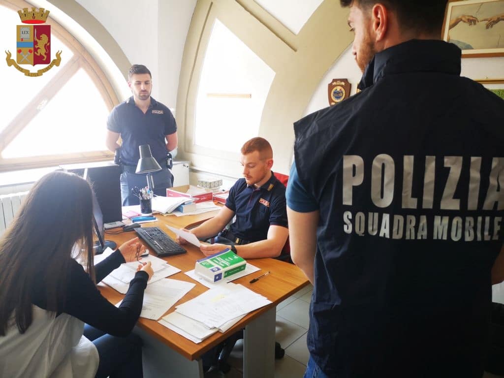 La Polizia di Stato restituisce porta a porta la refurtiva  di diversi furti in appartamento