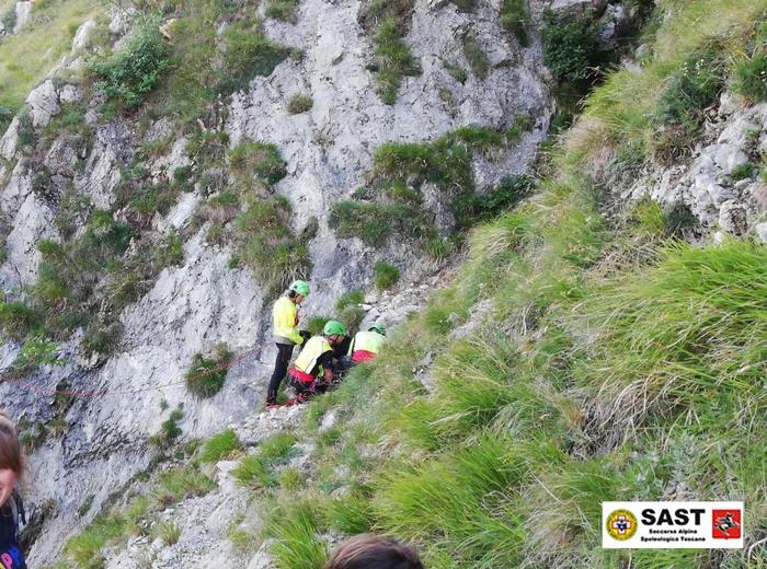 Nove escursionisti salvati dal Soccorso Alpino sulle Apuane