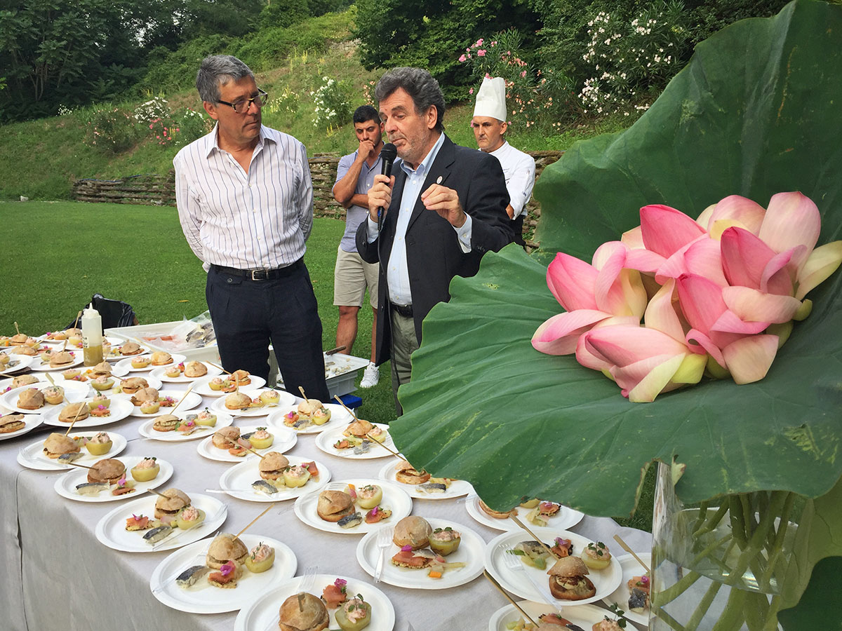 Aperitivo Mediceo: a Seravezza la nuova edizione del fresco talk show estivo di Fabrizio Diolaiuti dedicato ai prodotti della terra e del mare di Toscana. Si parte lunedì 15 luglio