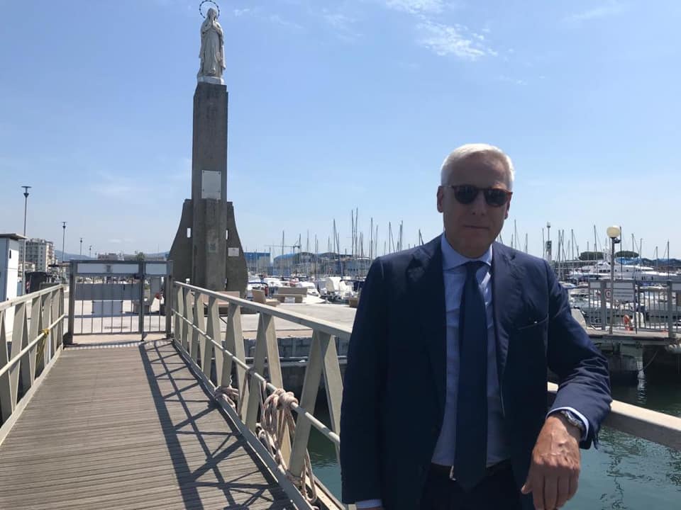 “La Madonnina è nostra! Il porto di Viareggio è tornato pubblico”. Stipulato l’atto di acquisto