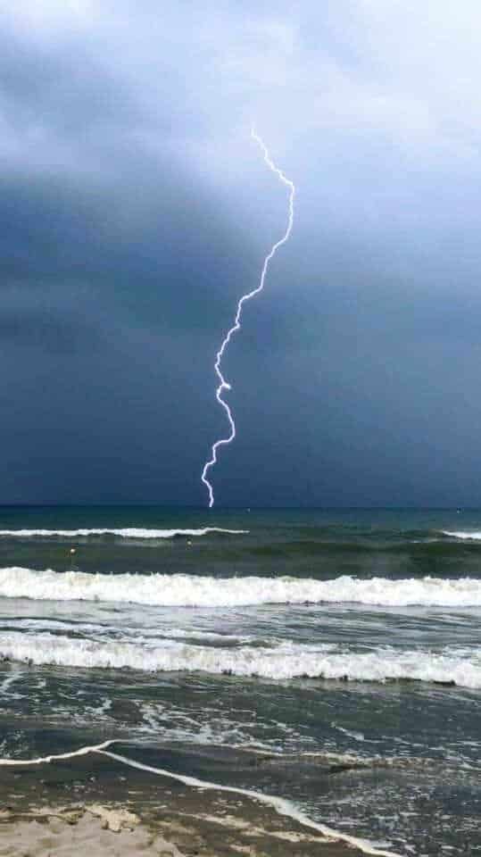 Pioggia, vento e mare agitato: allerta estesa fino alle 10 del 24 novembre