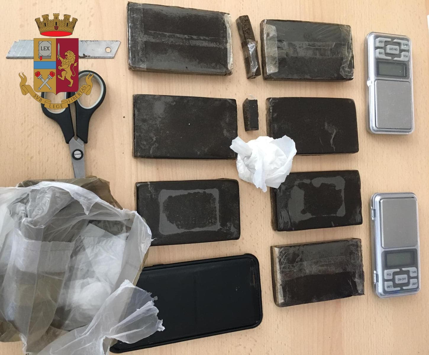 Trovato con oltre mezzo chilo di droga e arrestato