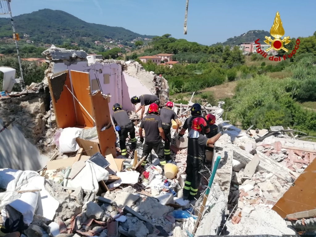 Si aggrava il bilancio della palazzina esplosa, due morti e tre feriti