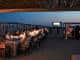 La cena in spiaggia prima della proiezione