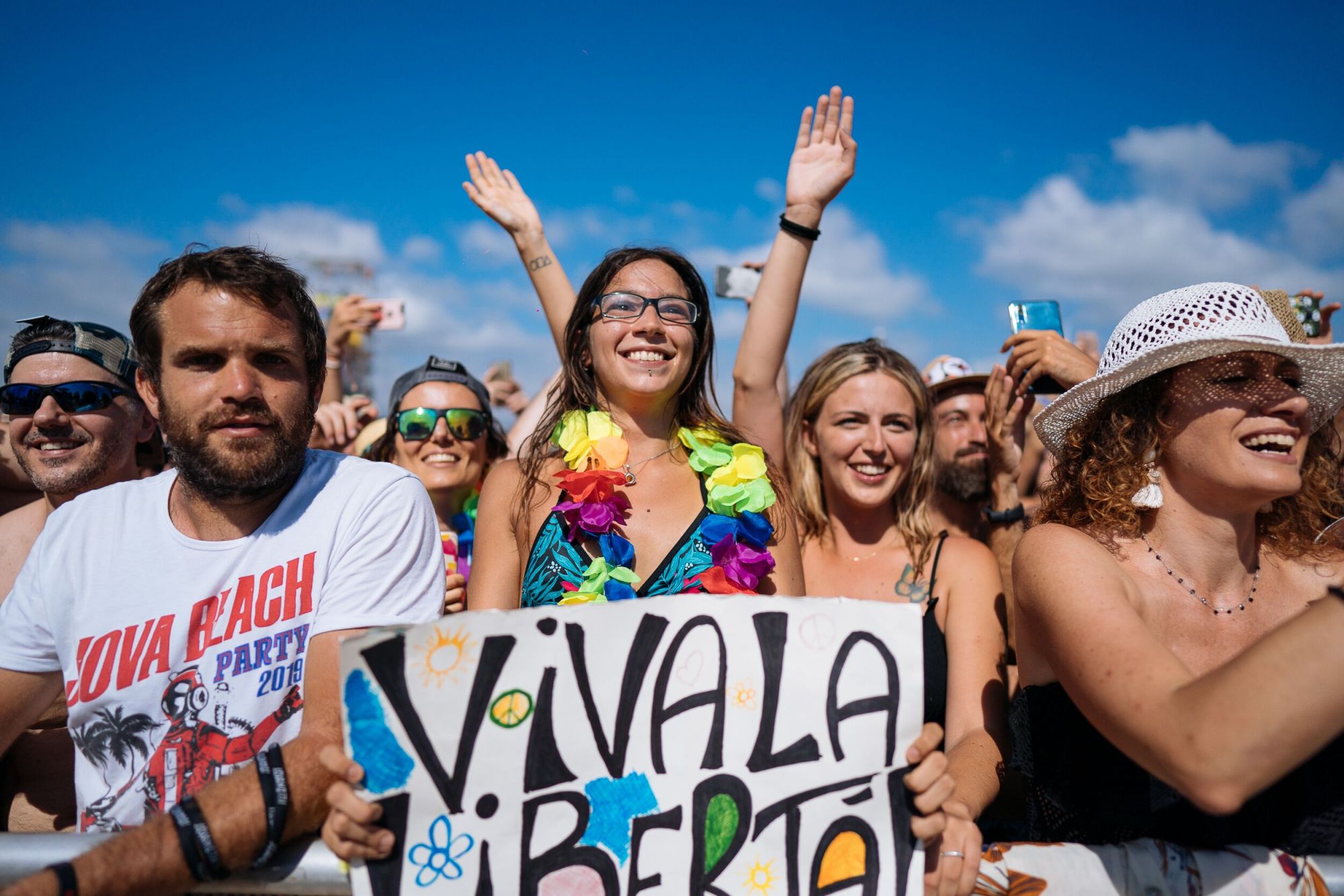 Jova Beach Party, a Viareggio la festa più bella dell’estate: foto e video