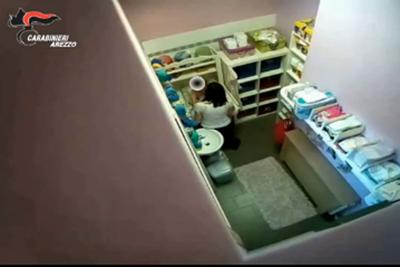 Orrore in un asilo nido privato toscano: urla e schiaffi ai bimbi