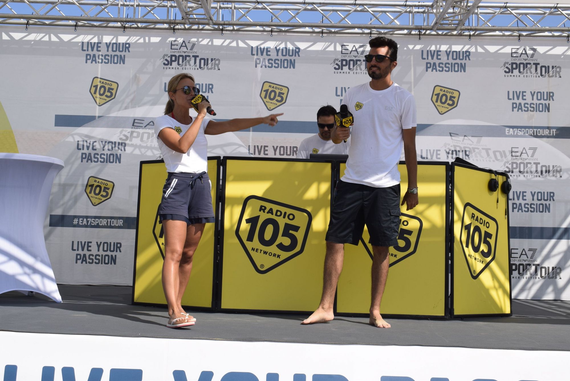 Radio 105 e Armani Tour in spiaggia libera a Lido di Camaiore