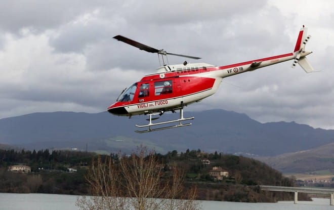 Si tuffa nel lago di Bilancino e scompare