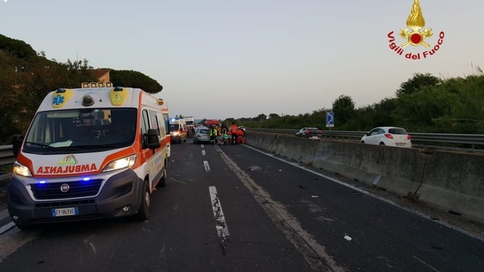 Carmabola sull’Aurelia tra Donoratico e Cecina: dieci feriti