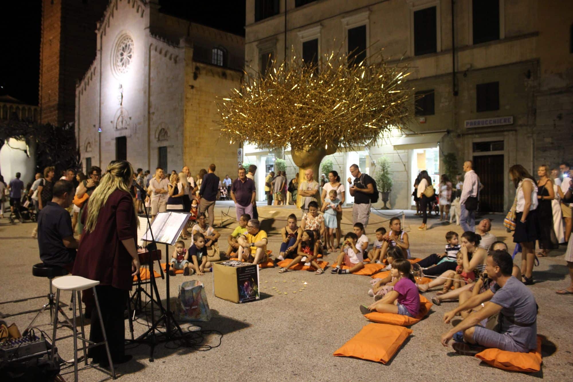 La lotta all’Aids torna in Piazza Duomo a Pietrasanta