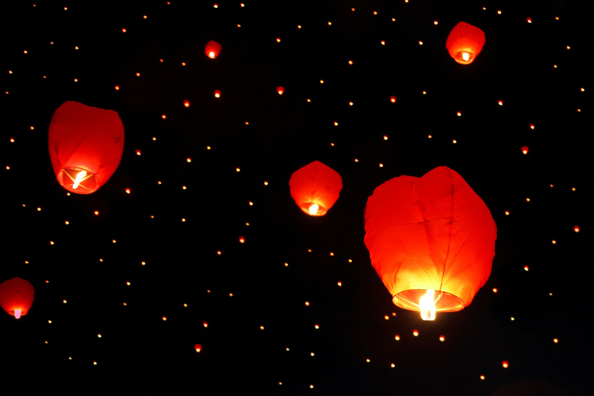 Ecco SpadaIlluminando, spettacolo di lanterne cinesi in via Cenami