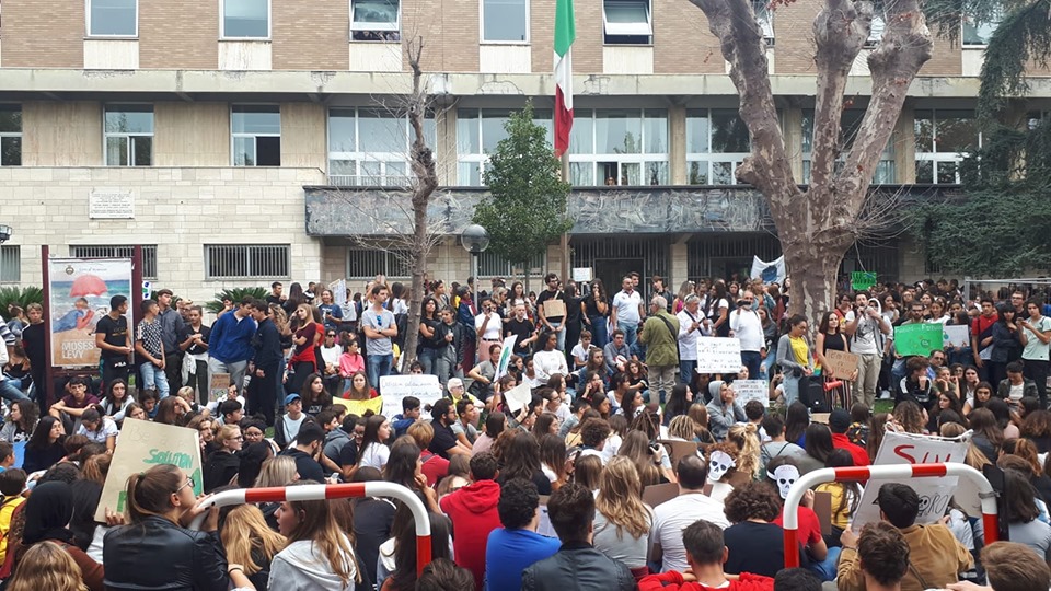 Clima, tanti in piazza anche a Viareggio in difesa dell’ambiente