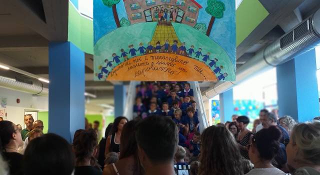 Inaugurata la nuova scuola Primaria di Cinquale. Una festa per la città di Montignoso