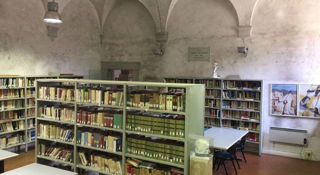 Seravezza festeggia i 50 anni della biblioteca comunale