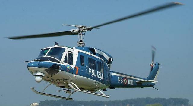 Anche l&#8217;elicottero della Polizia impegnato nei controlli al casello di Pisa Nord e sull&#8217;Aurelia