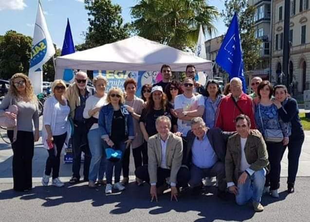 Gazebo della Lega in Passeggiata contro il governo