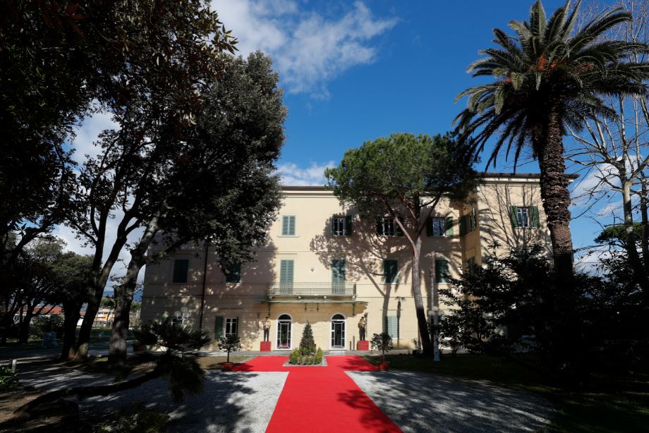 Torna la grande arte a Villa Bertelli