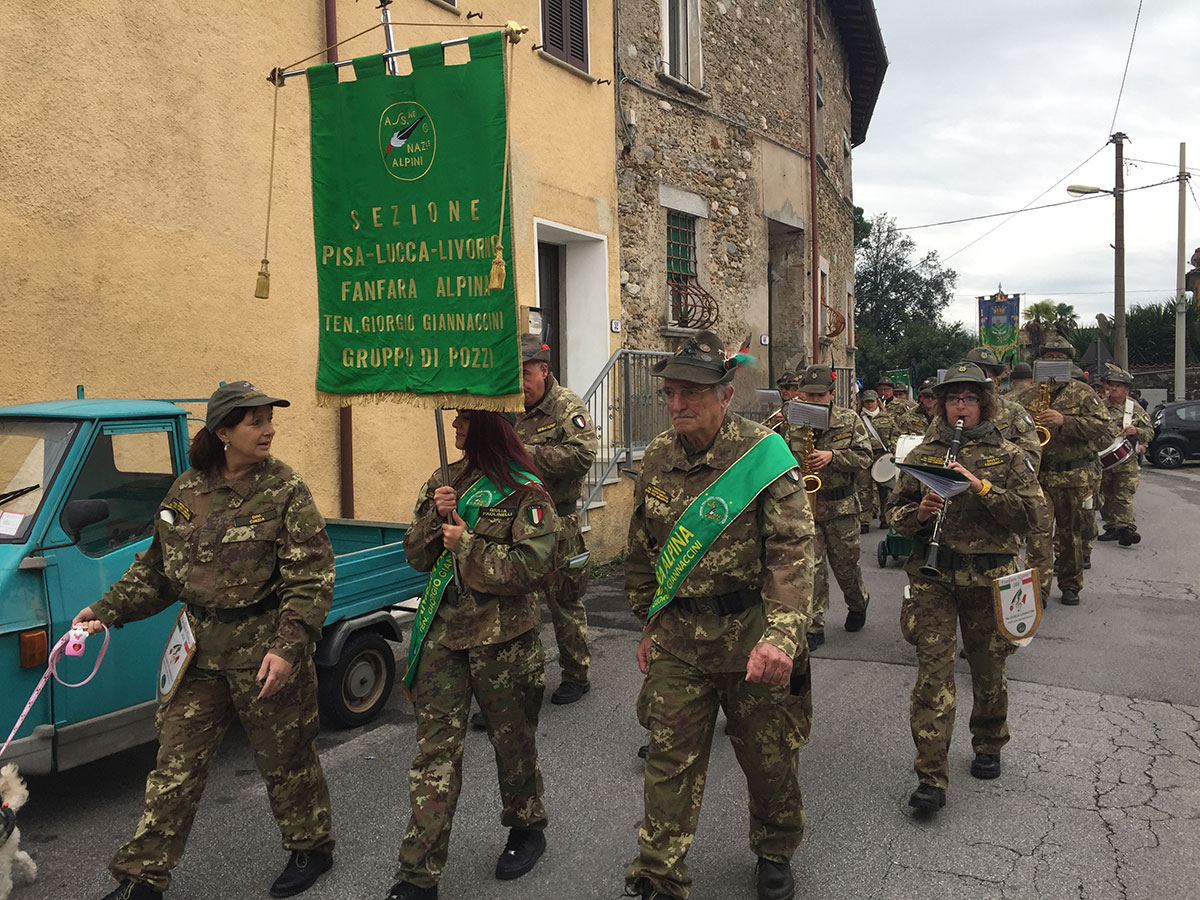 Il Gruppo Alpini e la Fanfara “Giorgio Giannaccini” in festa a Pozzi