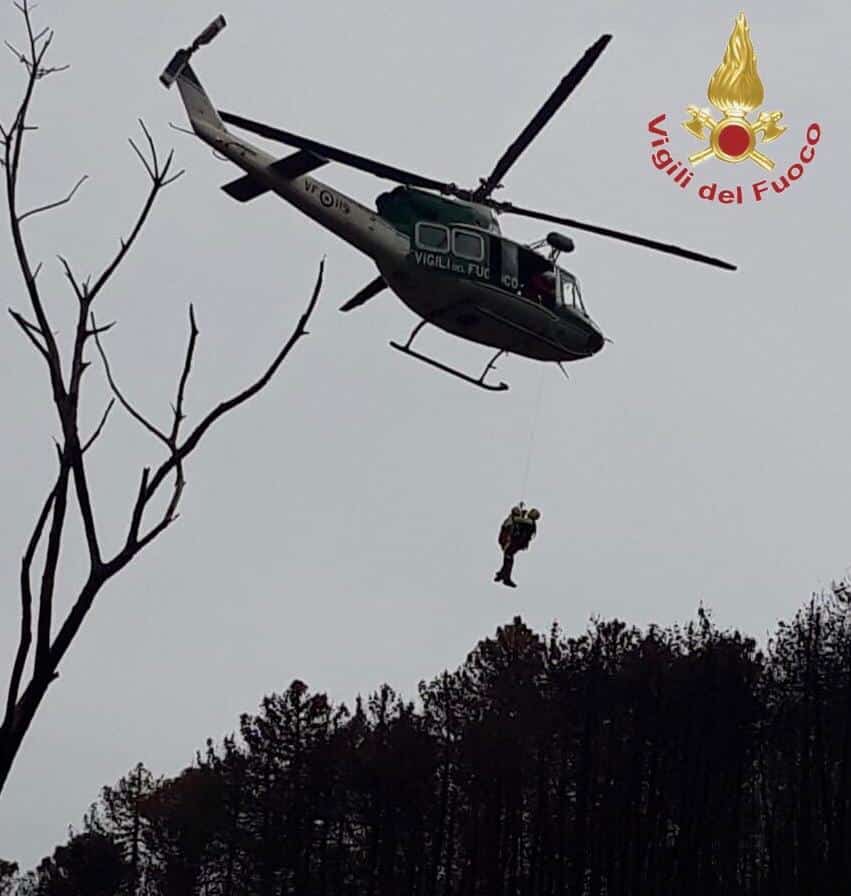 Si perde nel bosco, in volo l’elicottero dei vigili del fuoco da Genova per recuperarlo