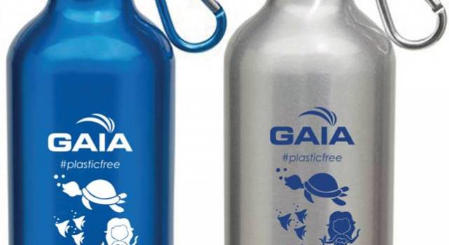 Da novembre nelle scuole le borracce plastic free di Gaia