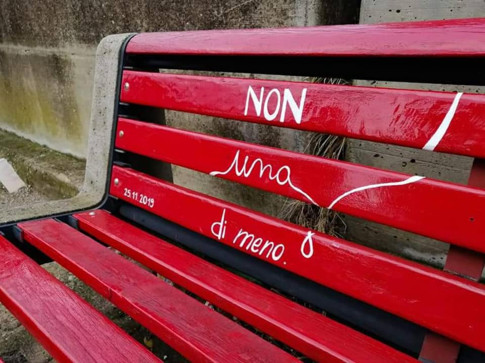 panchina rossa