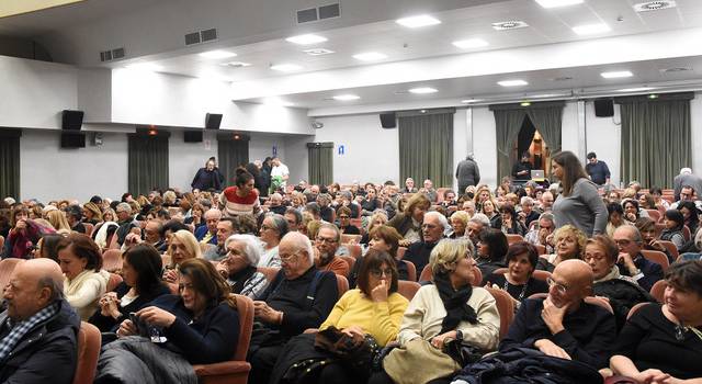 Grande successo a Pietrasanta per l&#8217;inaugurazione della nuova stagione del Teatro Comunale