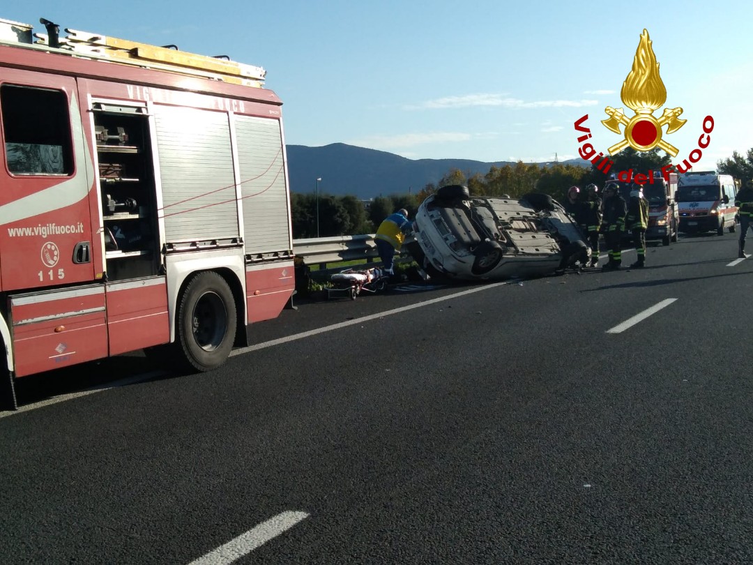 Si ribalta sulla Firenze Mare, code di 6 chilometri in autostrada anche per altri due incidenti