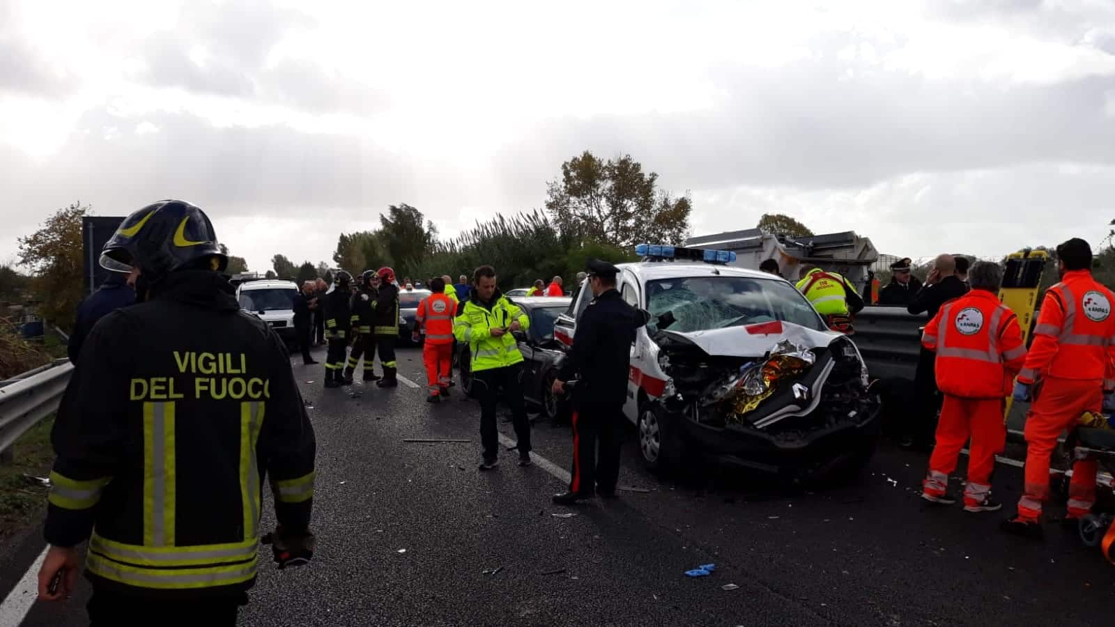 Falciati in superstrada, prognosi riservata per il carabiniere e i due vigili urbani