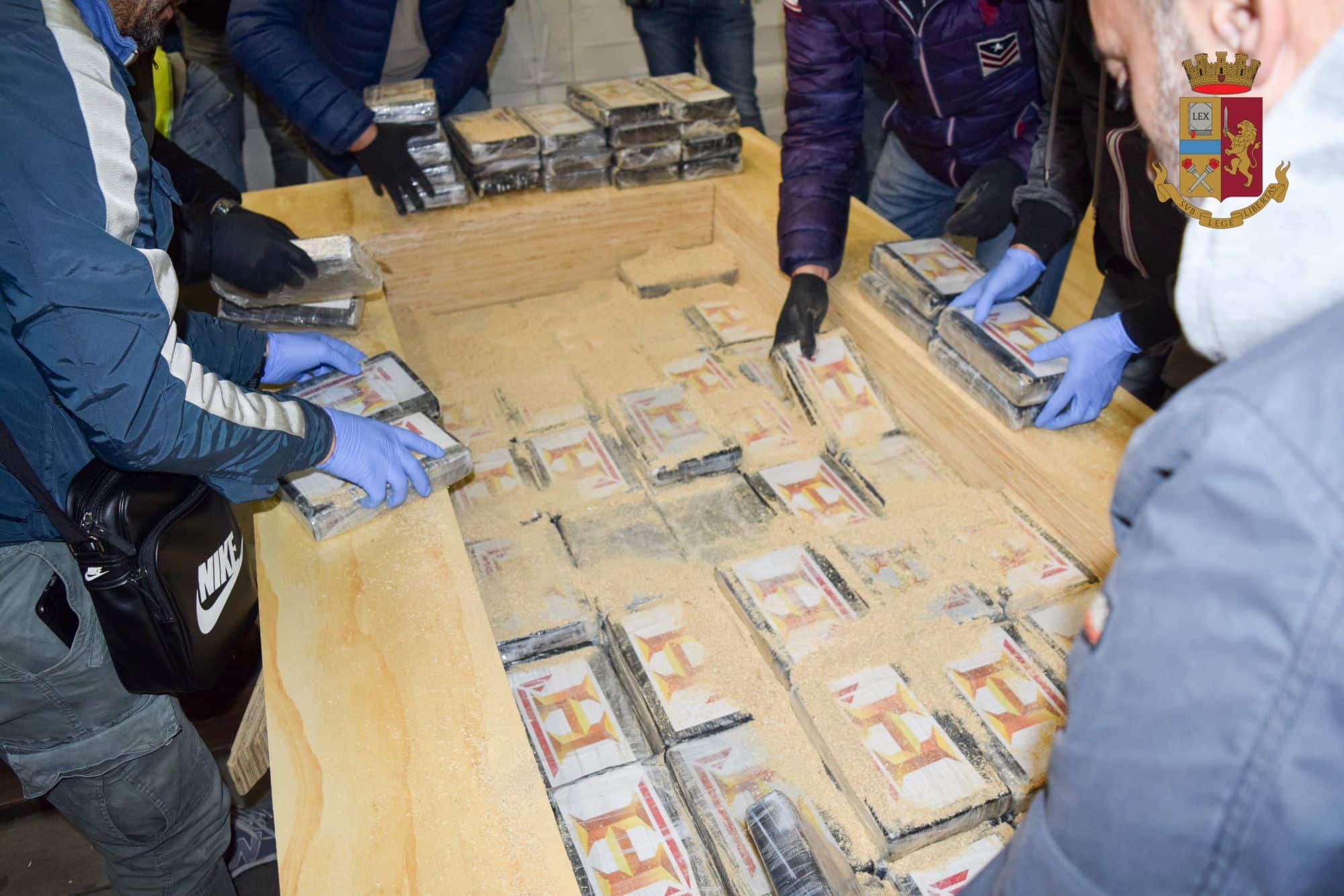 questura di livorno squadra mobile sequestro droga 7