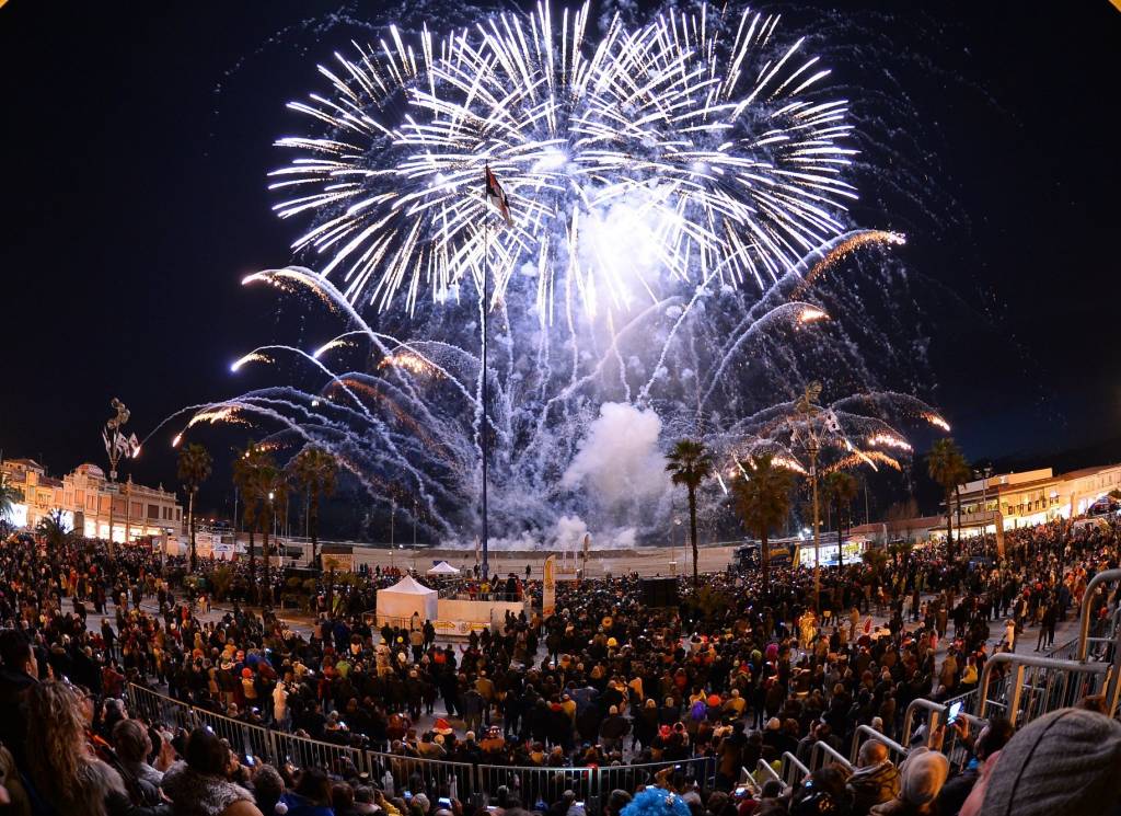 San Silvestro vista mare a Viareggio con il dj Marco Bresciani e i fuochi d’artificio San Silvestro vista mare a Viareggio con il dj Marco Bresciani e i fuochi d’artificio
