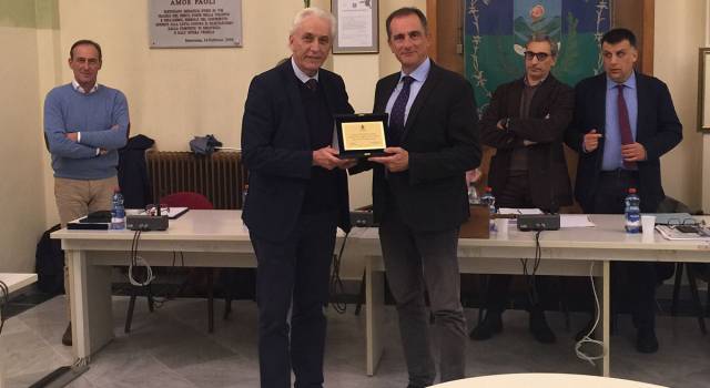 Omaggio del Consiglio comunale di Seravezza al vice questore Enrico Parrini
