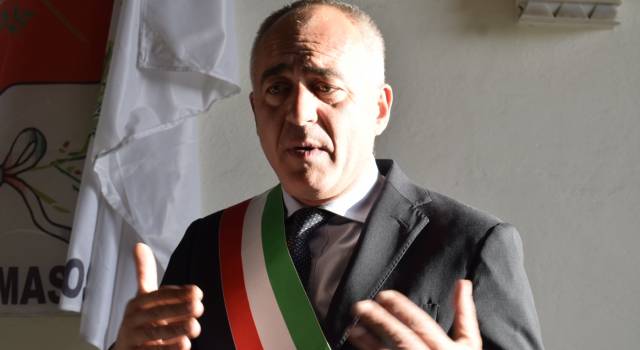 Massarosa, il sindaco sfida la minoranza: &#8220;Ai gazebo anti-dissesto firmo anche io&#8221;