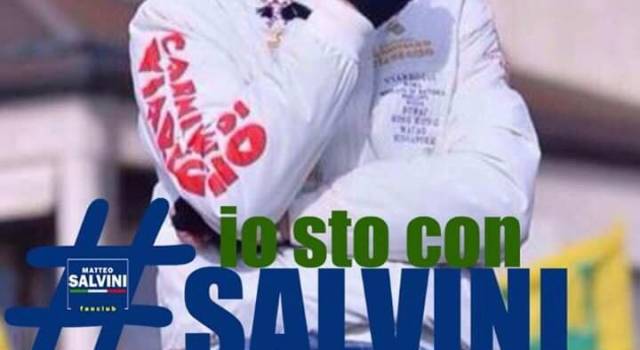 Sardine, prosegue la polemica. Zappelli: &#8220;Santini veste il giubbotto del Carnevale con la scritta sto con Salvini&#8221;