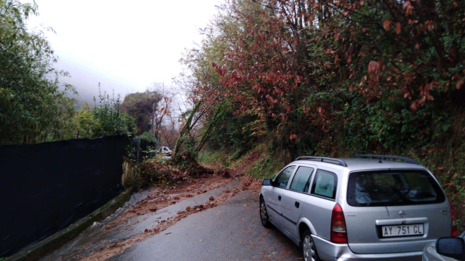 Camaiore, frane e allagamenti a causa del maltempo