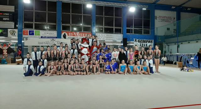 Debutto assoluto per 150 ginnaste della Motto al PalaBarsacchi di fronte a Burlamacco e Ondina