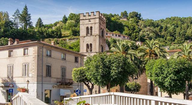 Solidarietà, Cena di Beneficenza per la Romagna in Piazza Carducci a Seravezza