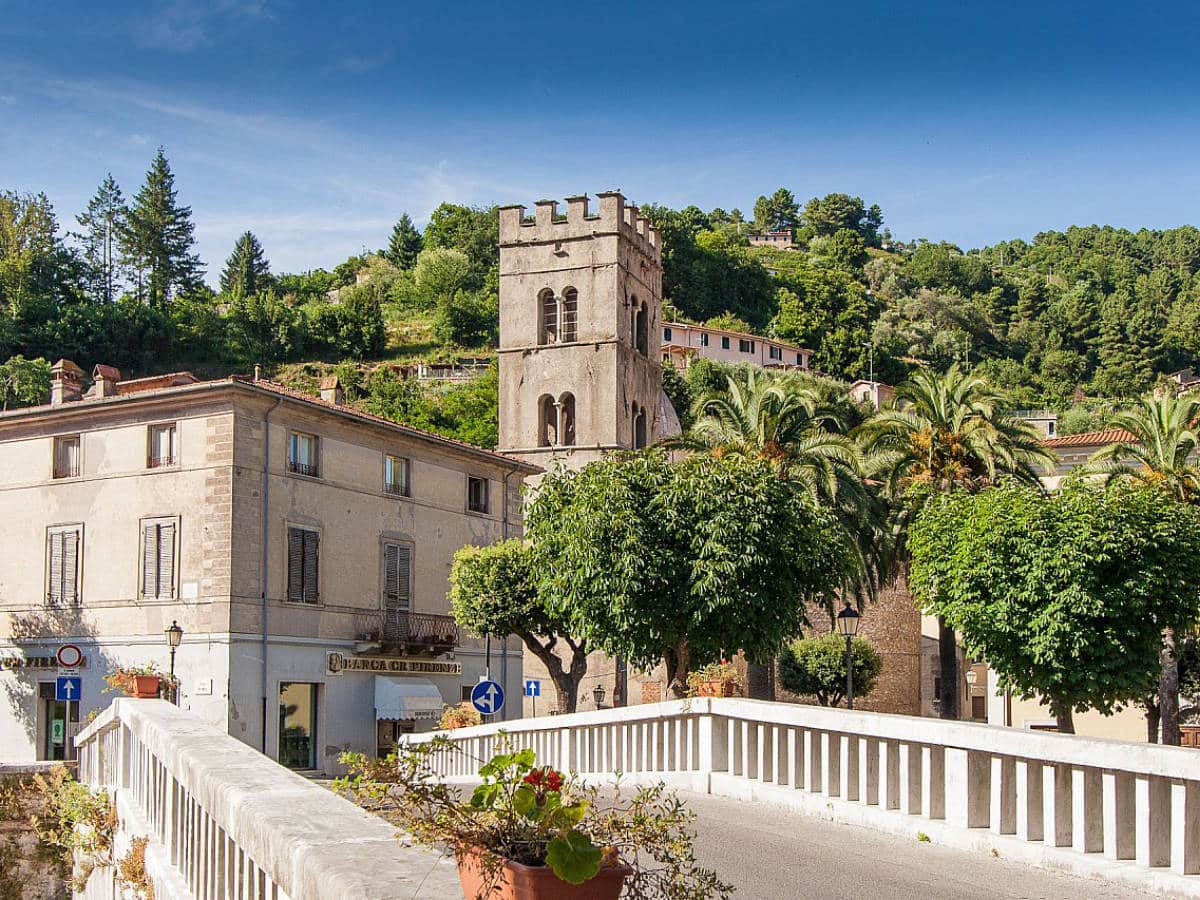 Solidarietà, Cena di Beneficenza per la Romagna in Piazza Carducci a Seravezza