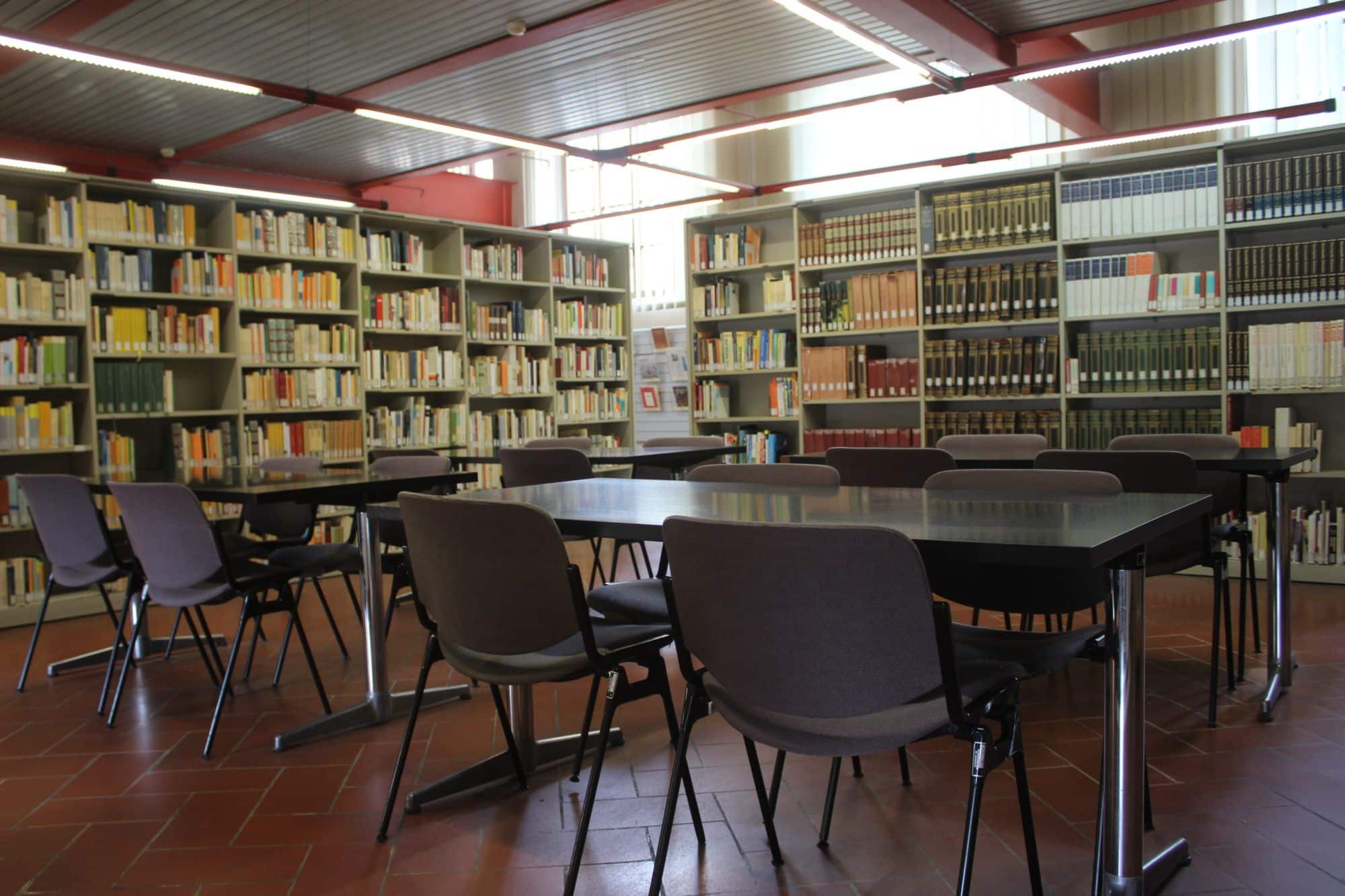 Alla Biblioteca Comunale apre la “Vetrina tematica”, si parte con le letture dedicate a “San Valentino”