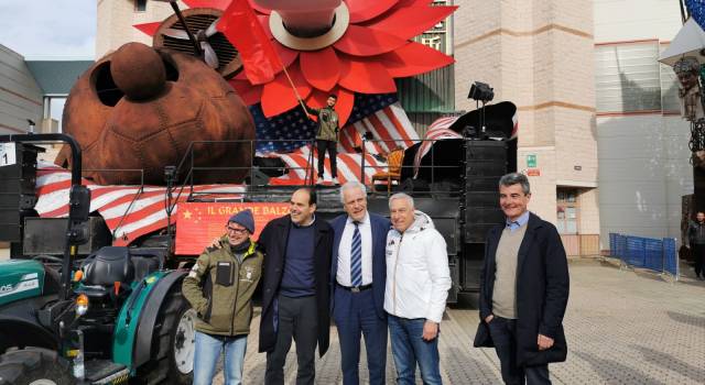 Eugenio Giani in visita in Cittadella del Carnevale